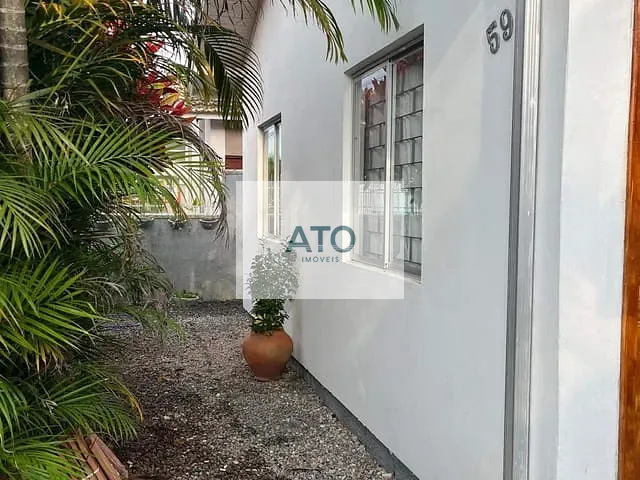 Casa 4 quartos e 2 banheiros, à venda, no bairro Areias em Tijucas