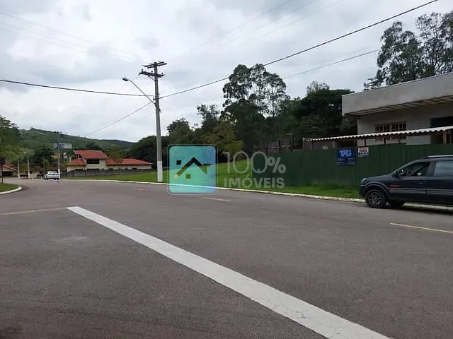 Casa com 1000m² 2 quartos e 4 banheiros, à venda, no bairro Jardim Sao Judas Tadeu em São José dos Campos