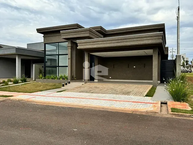Casa com 353m² 3 quartos e 2 banheiros, à venda, no bairro Gran Residence Giardino em Arapongas