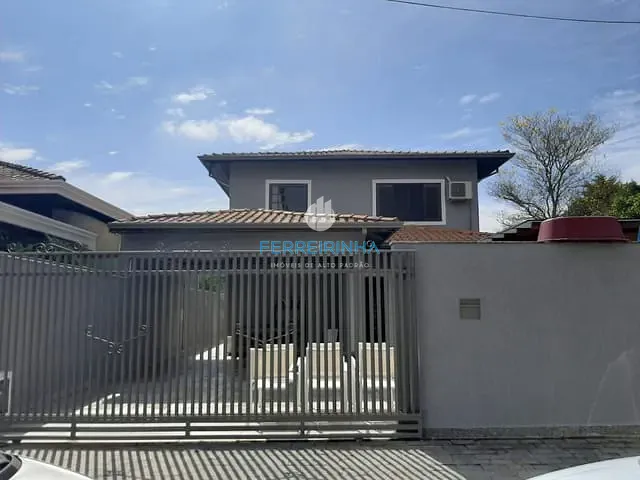 Casa com 250m² 3 quartos e 3 banheiros, à venda, no bairro Urbanova em São José dos Campos