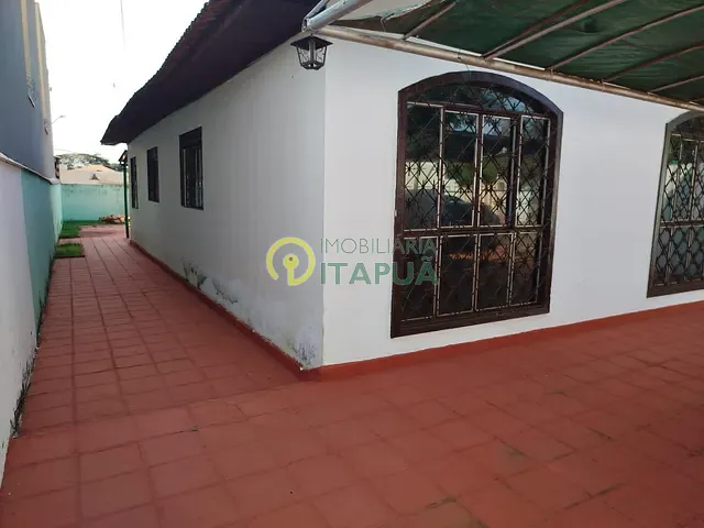 Casa com 300m² 3 quartos e 1 banheiro, à venda, no bairro Operária em Londrina