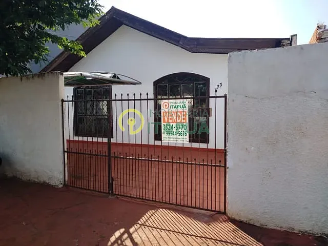 Casa com 300m² 3 quartos e 1 banheiro, à venda, no bairro Operária em Londrina