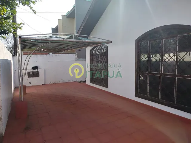 Casa com 300m² 3 quartos e 1 banheiro, à venda, no bairro Operária em Londrina