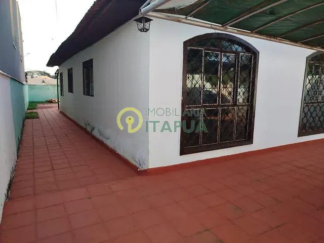 Casa com 300m² 3 quartos e 1 banheiro, à venda, no bairro Operária em Londrina