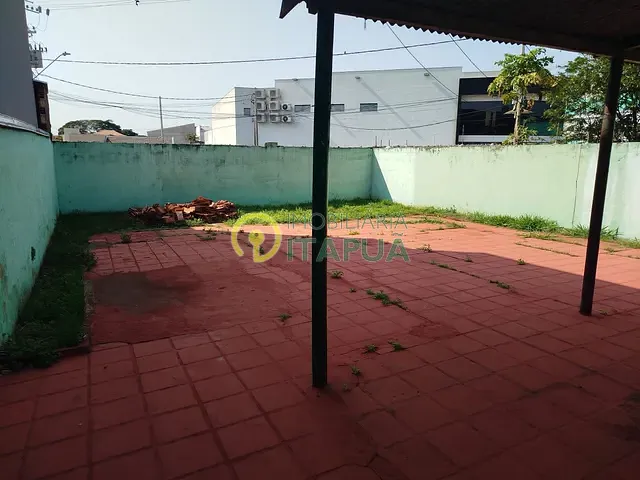 Casa com 300m² 3 quartos e 1 banheiro, à venda, no bairro Operária em Londrina