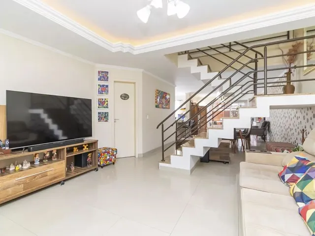 Casa com 200m² 3 quartos e 3 banheiros, à venda, no bairro Santa Quitéria em Curitiba