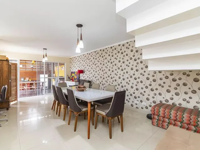 Casa com 200m² 3 quartos e 3 banheiros, à venda, no bairro Santa Quitéria em Curitiba