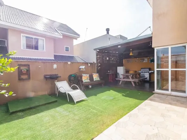 Casa com 200m² 3 quartos e 1 banheiro, à venda, no bairro Santa Quitéria em Curitiba