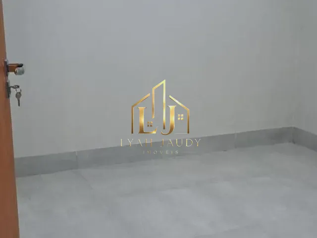 Casa com 225m² 3 quartos e 3 banheiros, à venda, no bairro Novo Mundo em Várzea Grande