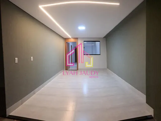 Casa com 225m² 3 quartos e 3 banheiros, à venda, no bairro Novo Mundo em Várzea Grande