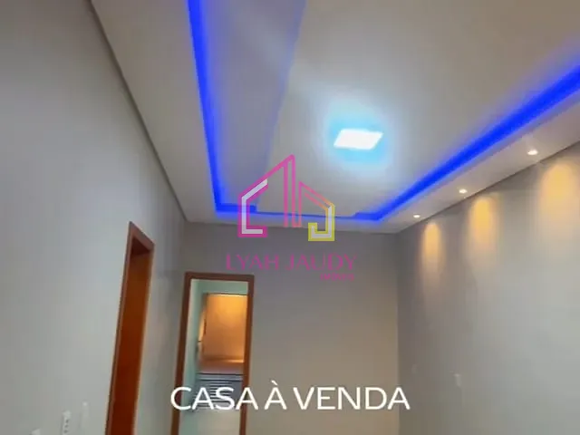Casa com 225m² 3 quartos e 3 banheiros, à venda, no bairro Novo Mundo em Várzea Grande