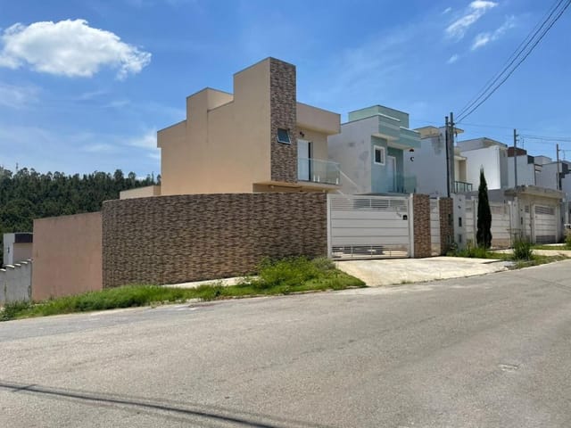 Sobrado com 223m² 3 quartos e 3 banheiros, à venda, no bairro Portais (Polvilho) em Cajamar