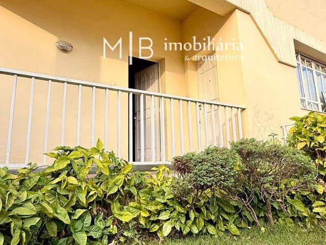 Casa 4 quartos e 3 banheiros, à venda ou para alugar, no bairro Centro em Lavras