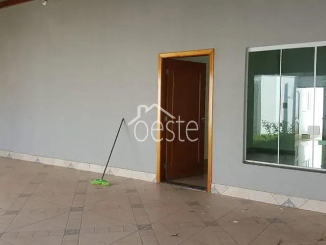 Casa com 250m² 3 quartos e 1 banheiro, à venda, no bairro Terras de Santa Bárbara em Santa Bárbara D'Oeste