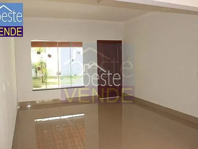 Casa com 250m² 3 quartos e 1 banheiro, à venda, no bairro Terras de Santa Bárbara em Santa Bárbara D'Oeste