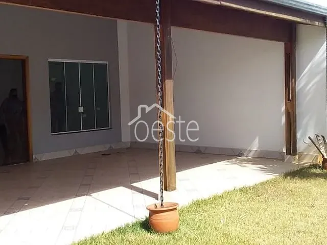Casa com 250m² 3 quartos e 1 banheiro, à venda, no bairro Terras de Santa Bárbara em Santa Bárbara D'Oeste