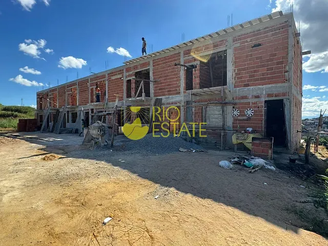 Casa 2 quartos e 2 banheiros, à venda, no bairro Santa Rita em Barra Mansa
