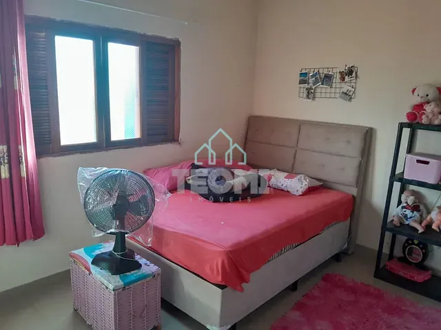 Casa com 250m² 3 quartos e 2 banheiros, à venda, no bairro Vila Santa Isabel em Taubaté