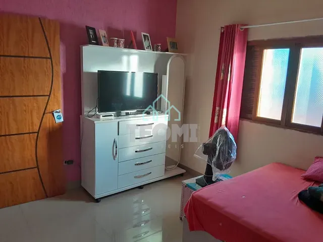 Casa com 250m² 3 quartos e 2 banheiros, à venda, no bairro Vila Santa Isabel em Taubaté