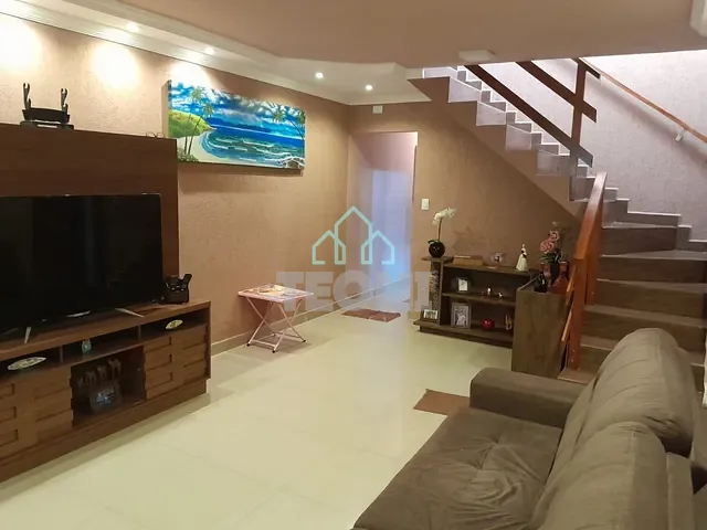 Casa com 250m² 3 quartos e 2 banheiros, à venda, no bairro Vila Santa Isabel em Taubaté