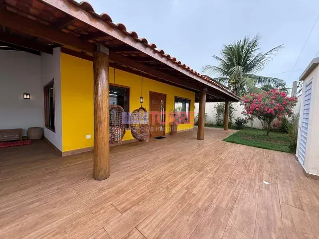 Casa com 800m² 3 quartos e 4 banheiros, à venda, no bairro Jardim Atlântico em Ilhéus