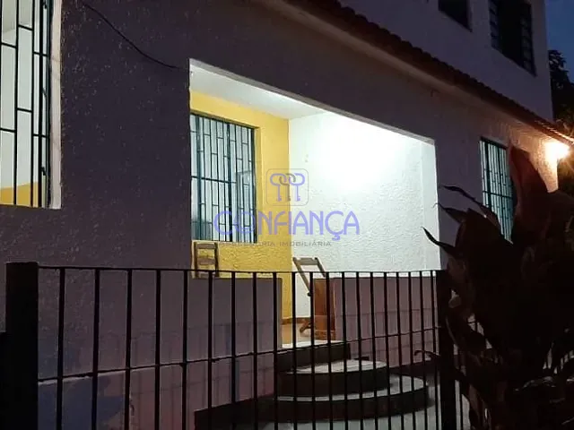 Casa com 860m² 4 quartos e 4 banheiros, à venda ou para alugar, no bairro Mangaratiba em Mangaratiba