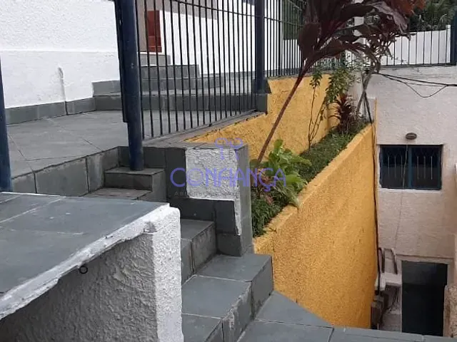 Casa com 860m² 4 quartos e 4 banheiros, à venda ou para alugar, no bairro Mangaratiba em Mangaratiba