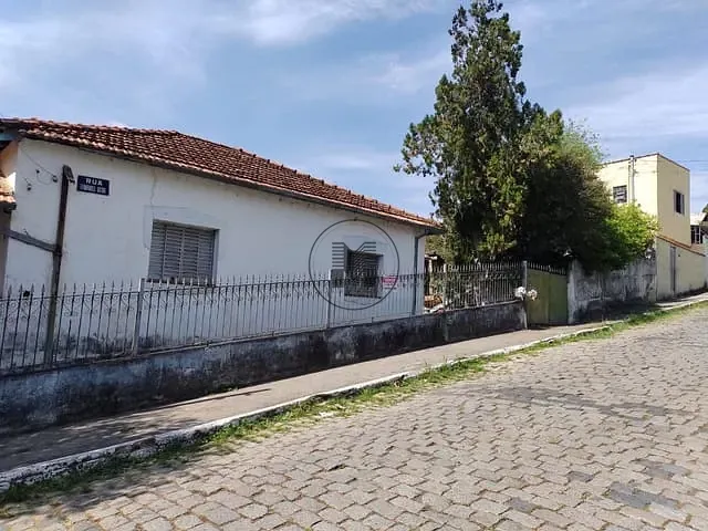 Casa com 310m² 2 quartos e 1 banheiro, à venda, no bairro Nova Guará em Guaratinguetá