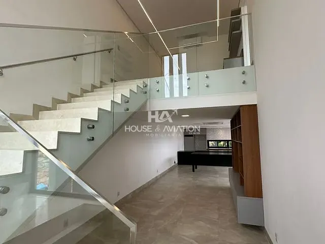 Casa 3 quartos e 4 banheiros, à venda, no bairro Jardins Versalhes em Aparecida de Goiânia