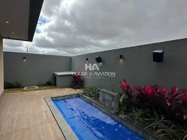 Casa 3 quartos e 4 banheiros, à venda, no bairro Jardins Versalhes em Aparecida de Goiânia