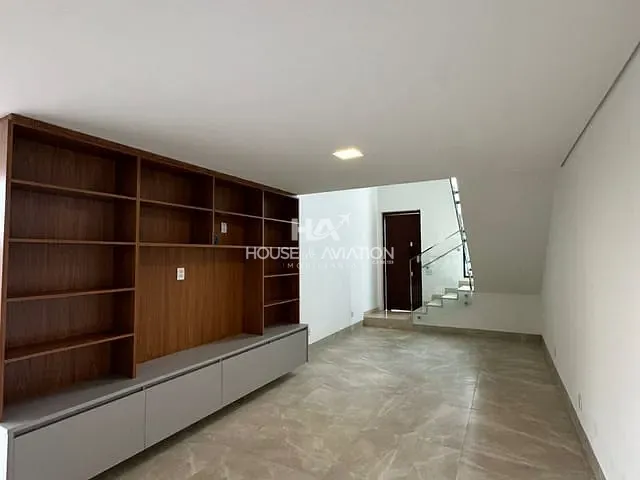 Casa 3 quartos e 4 banheiros, à venda, no bairro Jardins Versalhes em Aparecida de Goiânia