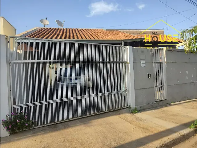 Casa com 353m² 3 quartos e 1 banheiro, à venda, no bairro Jardim Santos Dumont em Votuporanga