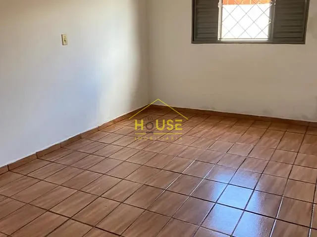 Casa com 353m² 3 quartos e 1 banheiro, à venda, no bairro Jardim Santos Dumont em Votuporanga