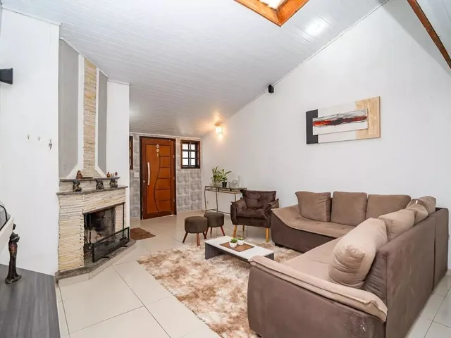 Casa com 615m² 3 quartos e 4 banheiros, à venda, no bairro Santa Cândida em Curitiba