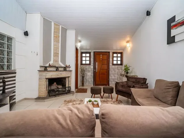 Casa com 615m² 3 quartos e 4 banheiros, à venda, no bairro Santa Cândida em Curitiba