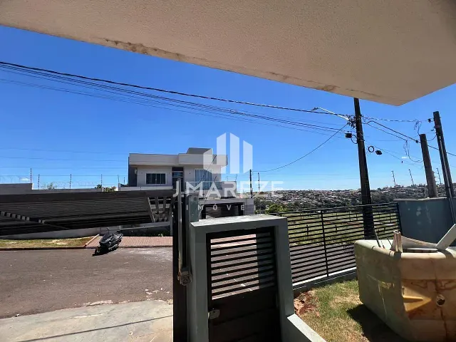 Casa com 360m² 4 quartos e 4 banheiros, à venda ou para alugar, no bairro Loteamento Residencial Cazarin em Apucarana