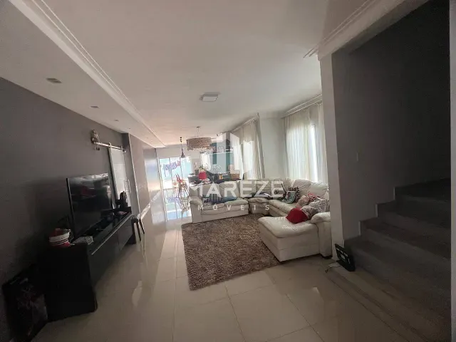Casa com 360m² 4 quartos e 4 banheiros, à venda ou para alugar, no bairro Loteamento Residencial Cazarin em Apucarana