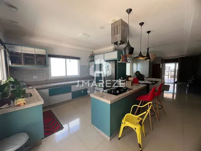 Casa com 360m² 4 quartos e 4 banheiros, à venda ou para alugar, no bairro Loteamento Residencial Cazarin em Apucarana