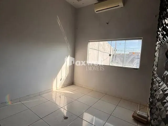 Casa 2 quartos e 2 banheiros, para alugar, no bairro Independência - 2º Complemento em Aparecida de Goiânia