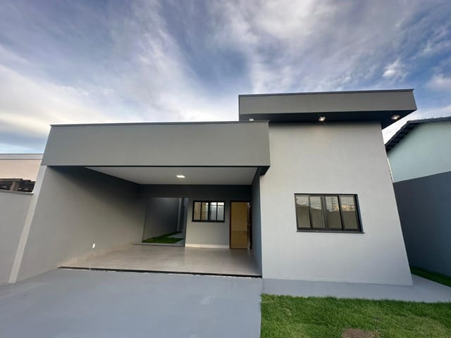 Casa com 300m² 3 quartos e 2 banheiros, à venda, no bairro Residencial Pienza em Sinop