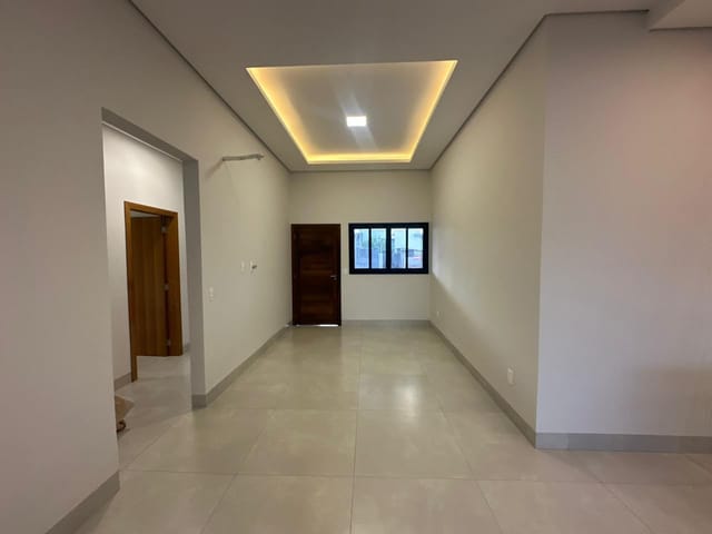 Casa com 300m² 3 quartos e 2 banheiros, à venda, no bairro Residencial Pienza em Sinop