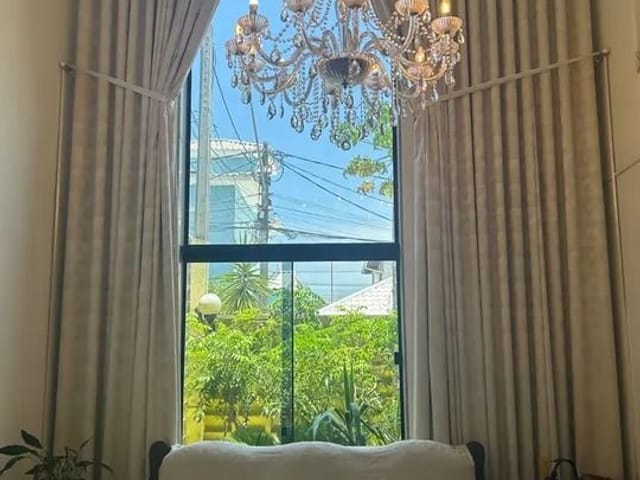 Casa com 300m² 4 quartos e 2 banheiros, à venda, no bairro Granja dos Cavaleiros em Macaé