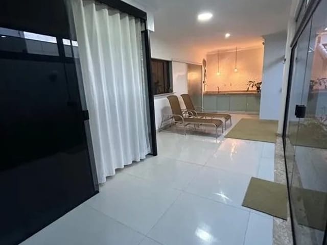 Casa com 300m² 4 quartos e 2 banheiros, à venda, no bairro Granja dos Cavaleiros em Macaé