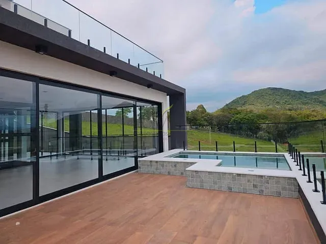 Casa 3 quartos e 5 banheiros, à venda, no bairro Loteamento Greenfield em Atibaia