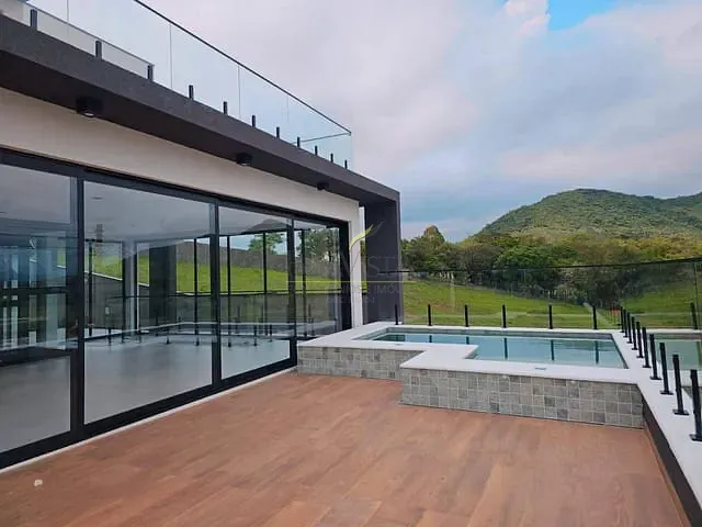 Casa 3 quartos e 5 banheiros, à venda, no bairro Loteamento Greenfield em Atibaia