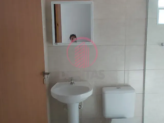 Casa com 50m² 2 quartos e 1 banheiro, para alugar, no bairro Umuarama em Osasco