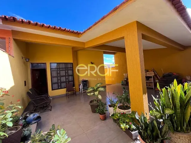 Casa 3 quartos e 3 banheiros, à venda, no bairro Formosinha em Formosa