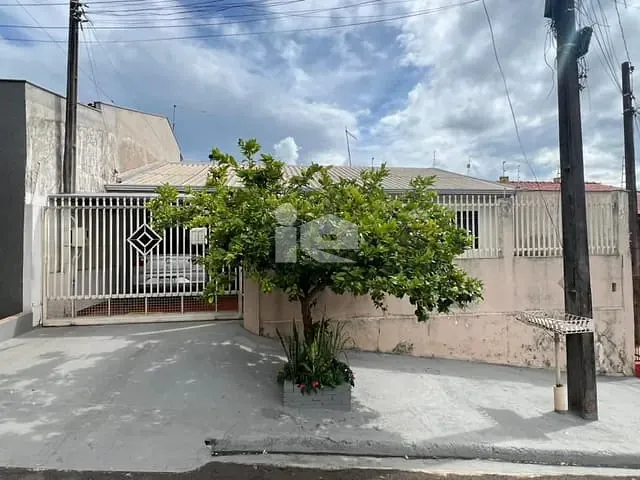 Casa com 180m² 3 quartos e 2 banheiros, à venda, no bairro Jardim Monte Carlo em Rolândia