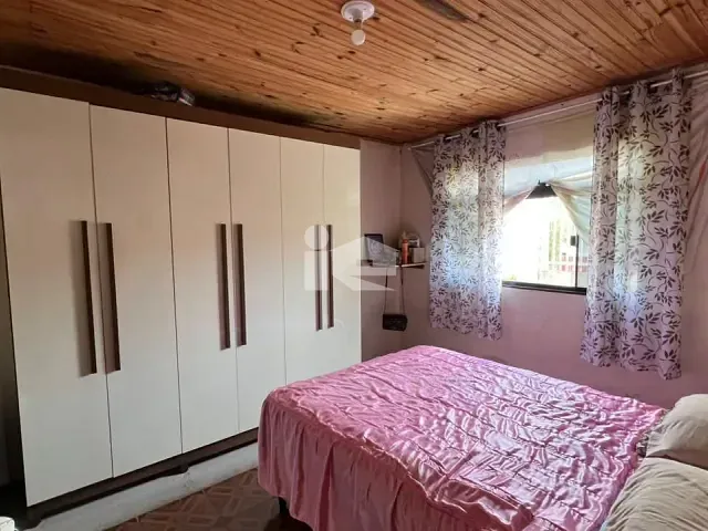 Casa com 180m² 3 quartos e 2 banheiros, à venda, no bairro Jardim Monte Carlo em Rolândia