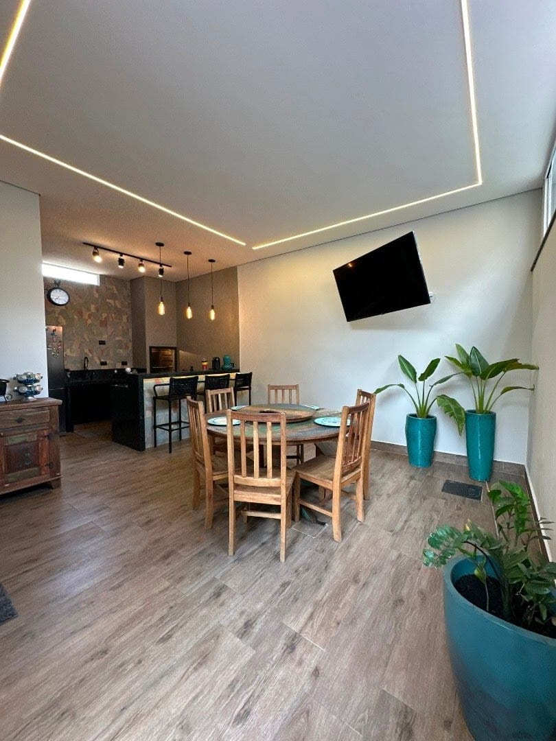 Casa, 3 quartos, 98 m² - Foto 1